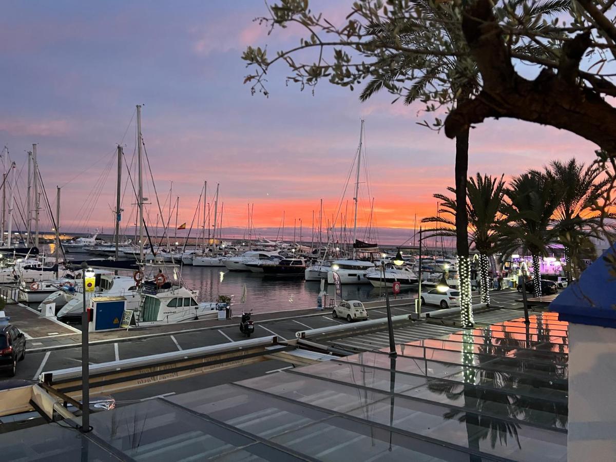 On The Beach - Penthouse On The Mediterranean Estepona Exteriör bild