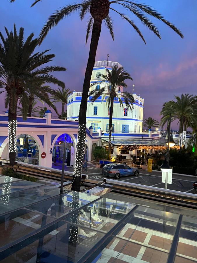 On The Beach - Penthouse On The Mediterranean Estepona Exteriör bild